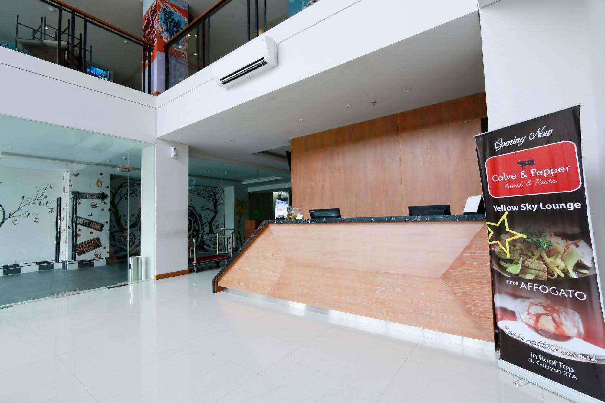 Yellow Star Gejayan Hotel Kejayan Exterior photo